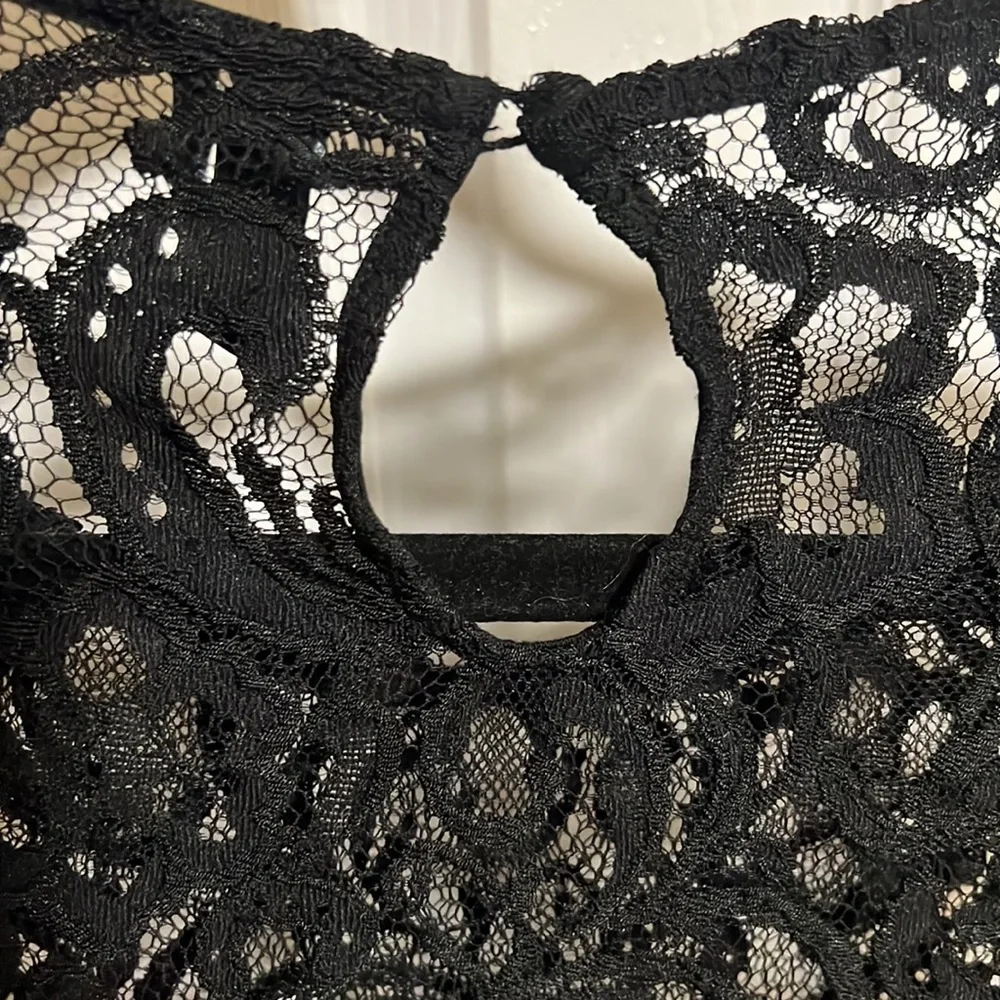 Guess by Marciano Lace Blouse - Picture 6 of 6
